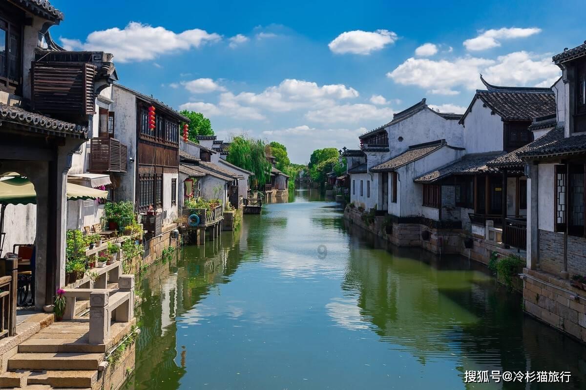 湖北当阳水果店老板拒绝顾客加钱退换酸口车厘子,还持械相向